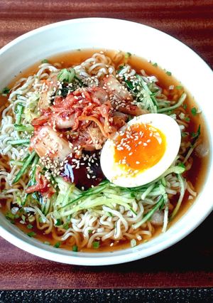 A picture of Cold Kimchi Ramen (Korean-Style) Using Instant Noodles.