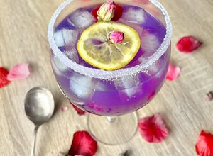 Une photo de Cocktail saint Valentin sans alcool à la violette