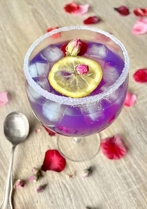 Une photo de Cocktail saint Valentin sans alcool à la violette