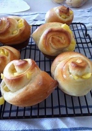 A picture of Subtly Sweet and Fluffy Apple Buns.