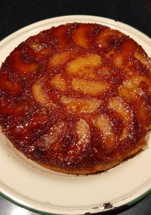 Una foto de Torta de manzana invertida