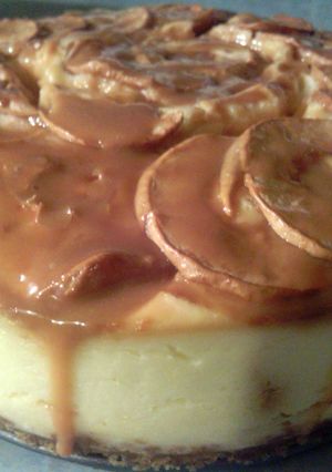 A picture of sunshines caramel apple cheesecake.