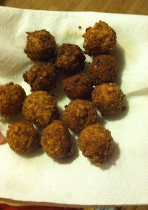 A picture of Saurkraut Balls.