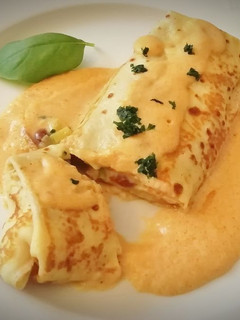 Una foto de Crepes de Setas y Langostinos