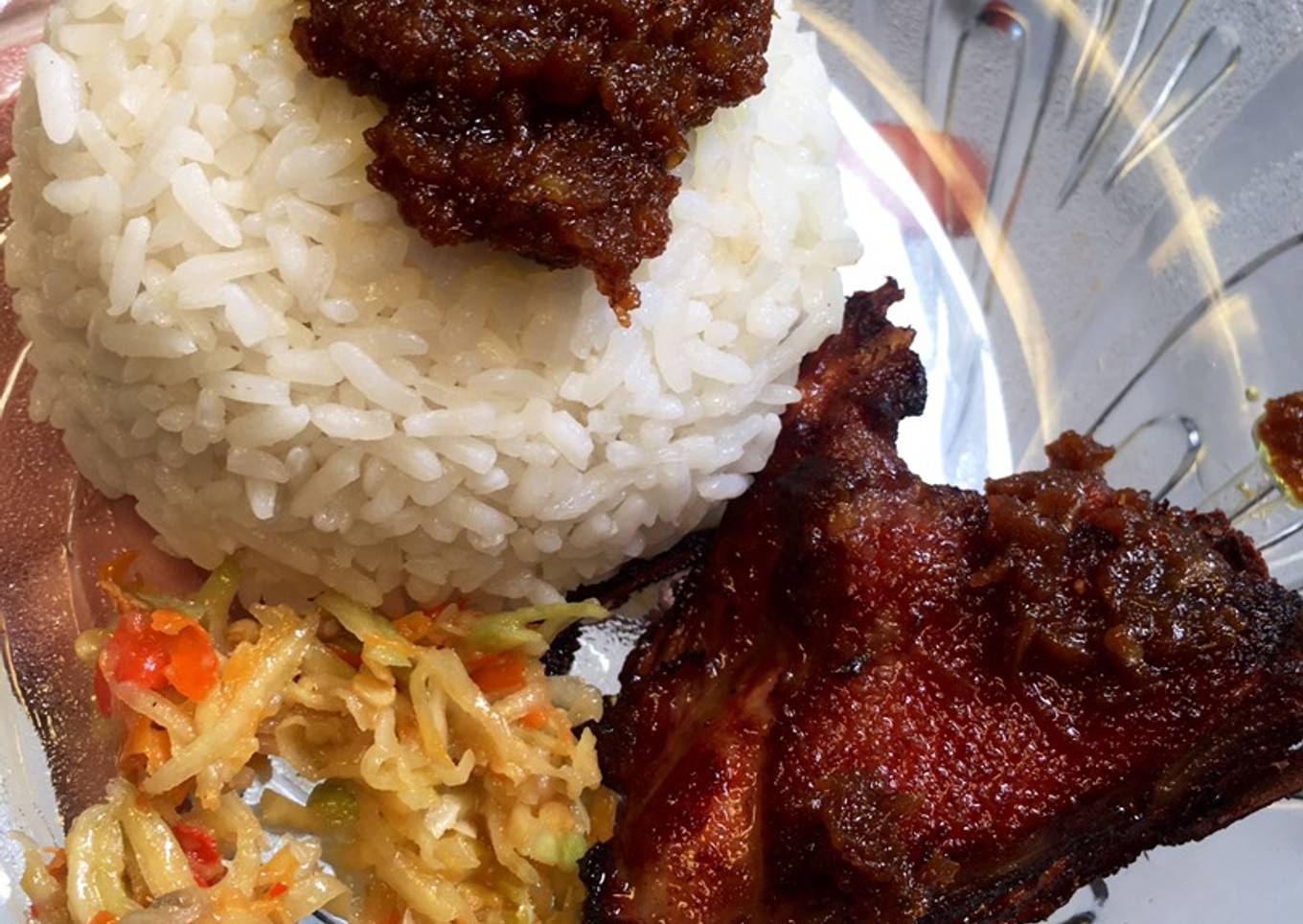 Bebek bumbu hitam khas madura & sambel pencit (sambel mangga)