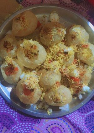 A picture of Dahi Puri.