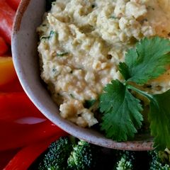A picture of Lemon Garlic Hummus.