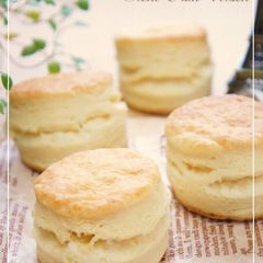 A picture of Rich Scones.