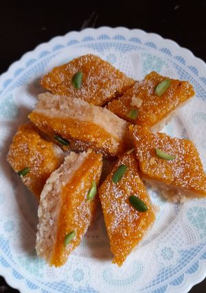 A picture of Coconut Pineapple Burfi.