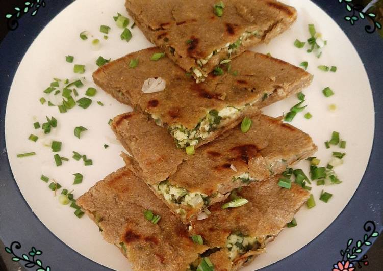 Recipe of Quick Stuffed Pearl Millet (Bajri)Rotla