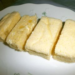 A picture of Microwaved Cream Cheese & Fruit Cake.