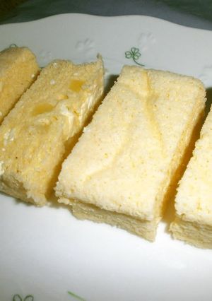 A picture of Microwaved Cream Cheese & Fruit Cake.