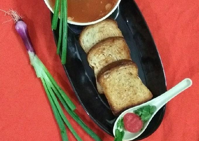 Simple Way to Make Perfect Tomato Soup And Garlic Toast