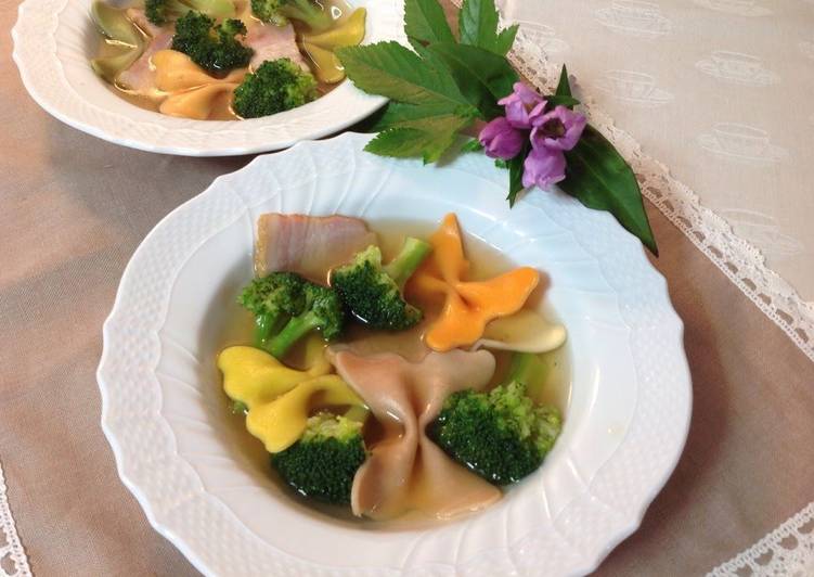 Macaroni Soup with Broccoli and Bacon