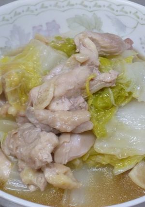A picture of Simmered Chicken and Chinese Cabbage with Soup Stock Cubes.