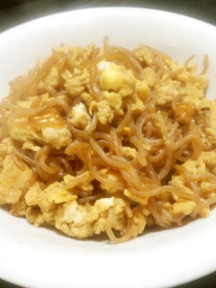 A picture of Sweet and Savory Shirataki Noodles with Egg.