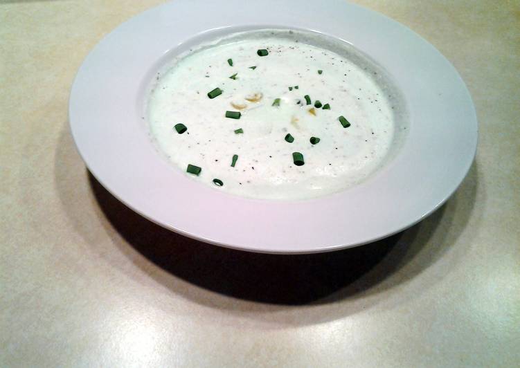 Get Breakfast of Chilled spicy cucumber avocado soup