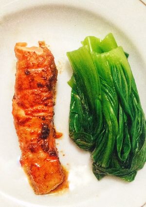 Foto resep Pan Grilled — Miso Glazed Salmon with Blanched Bak Coi/Salmon Miso dengan Pok Coi (Panggang Teflon)