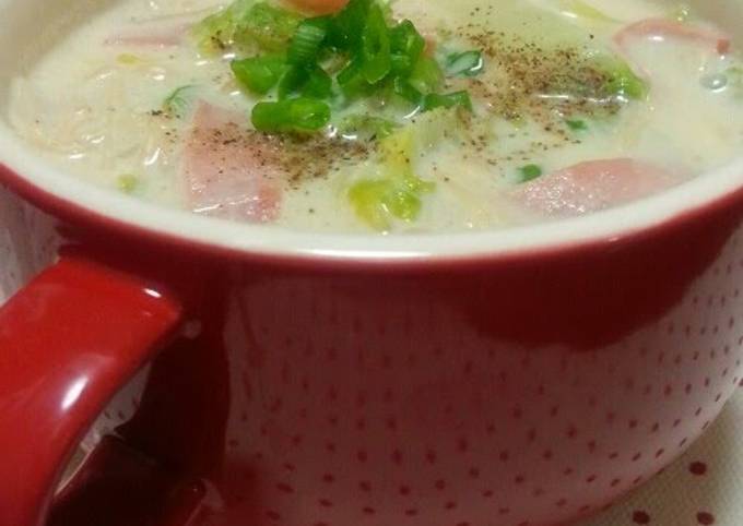 Easiest Way to Make Speedy Japanese-style Chinese Cabbage, Bacon and Soy Milk Soup