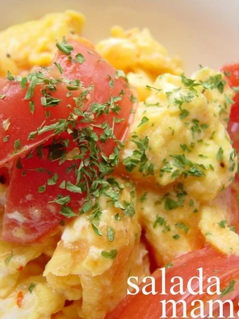 Easy Ways Make Recipes Egg and Tomato Stir-fry with Sweet Chili Sauce the Can Spoil the Tongue Really Delicious.