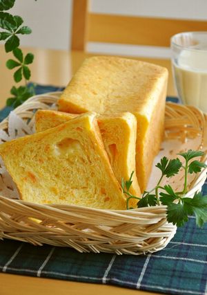 A picture of Carrot Bread with Cheese.