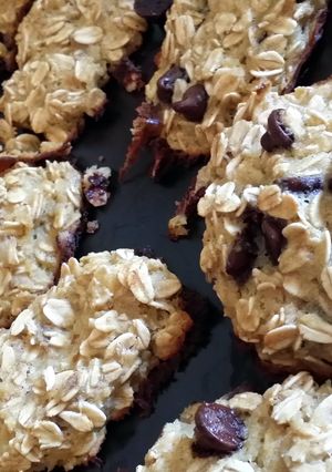 A picture of low calorie oatmeal cookies.