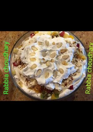 A picture of Fruit Trifle.