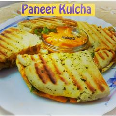 A picture of Paneer kulcha.