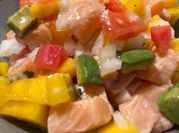 Una foto de ceviche salmon