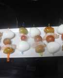 Banderillas de gambas con huevos de codorniz