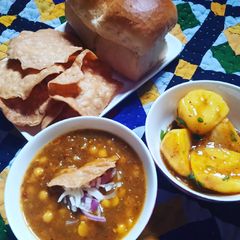 A picture of Kathiawari chohlay.