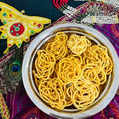 A picture of Urad Dal Murukku.