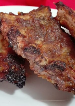 Una foto de Ribs de cerdo con salsa BBQ estilo americano