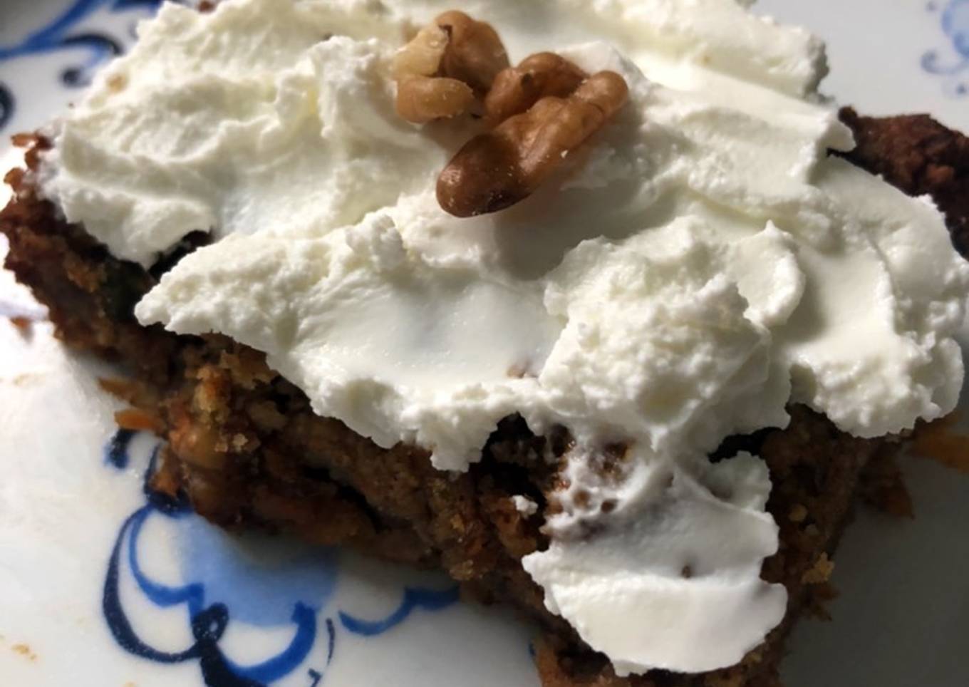 Breakfast carrot cake - can be vegan