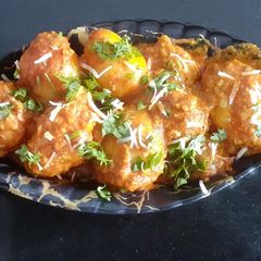 A picture of Dum Aloo.