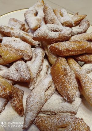 Une photo de Beignets de carnaval aux zestes de citron
