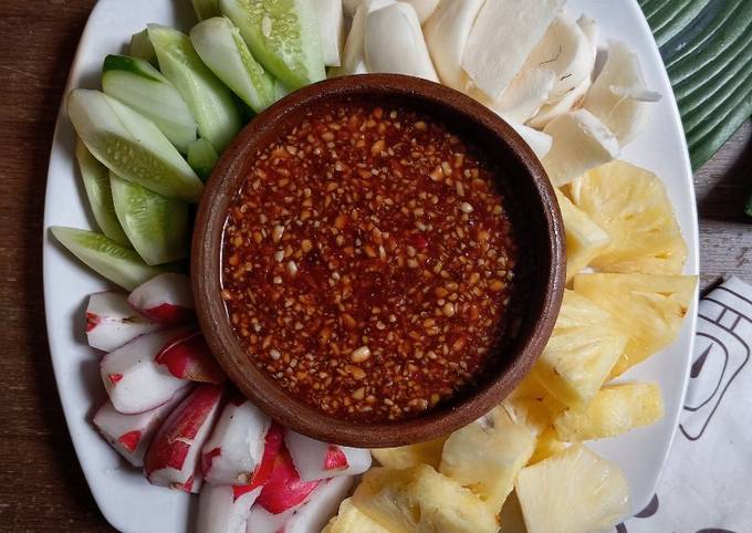 Resep Bumbu Rujak Uleg oleh Dhapu Dewi - Cookpad
