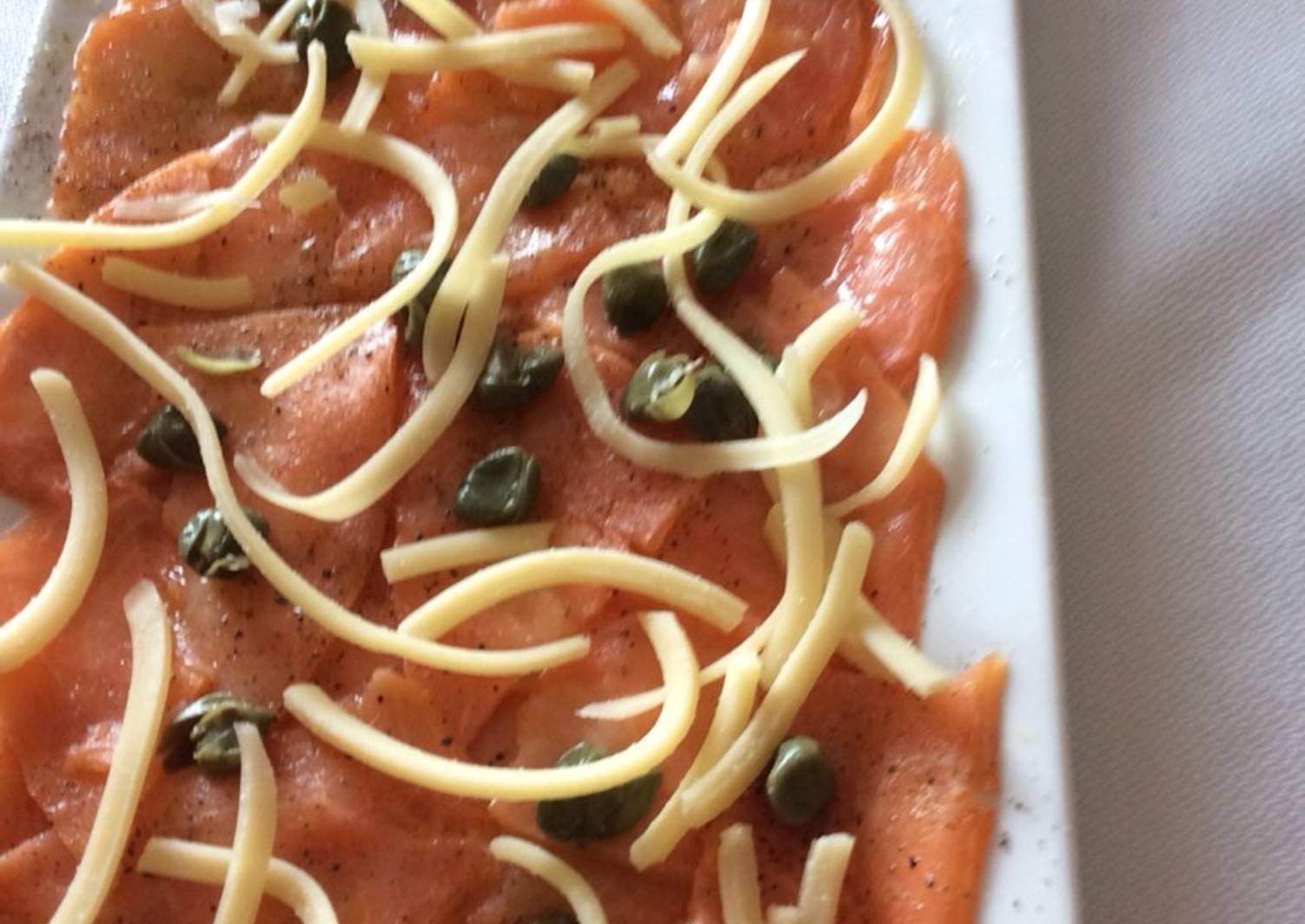 Carpaccio de salmón ahumado Receta de Maria Paz Dominguez Cookpad