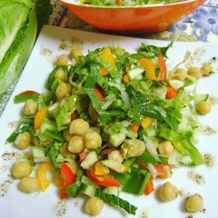A picture of Chickpeas & Bell Pepper Salad.