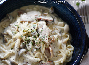 A picture of Soy Sauce Flavored Creamy Pasta with Mushroom and Bacon.