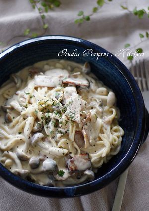 A picture of Soy Sauce Flavored Creamy Pasta with Mushroom and Bacon.