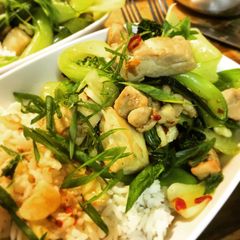 A picture of Caramel Chilli Chicken & Cashew.