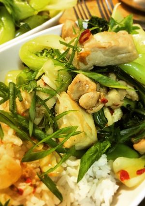 A picture of Caramel Chilli Chicken & Cashew.