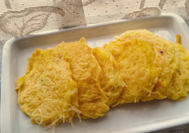 Simple Way to Make Super Quick Homemade Rice Vermicelli Omelette