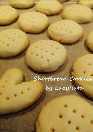A picture of Easy Shortbread Cookies.
