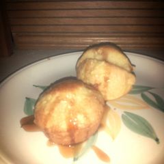 A picture of Golden Oatmeal Muffins.