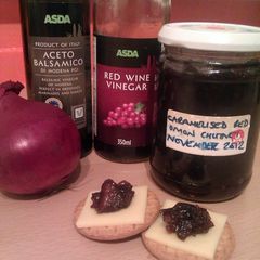 A picture of Vickys Caramelised Red Onion Chutney, GF DF EF SF NF.
