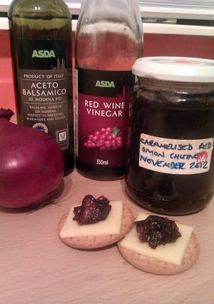 A picture of Vickys Caramelised Red Onion Chutney, GF DF EF SF NF.