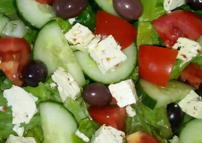 Steps to Make Quick Simple Green Salad