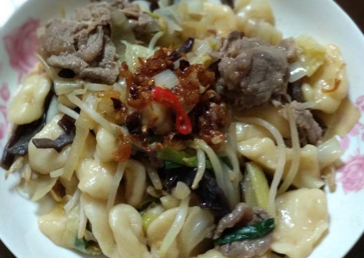 牛肉炒麵疙瘩